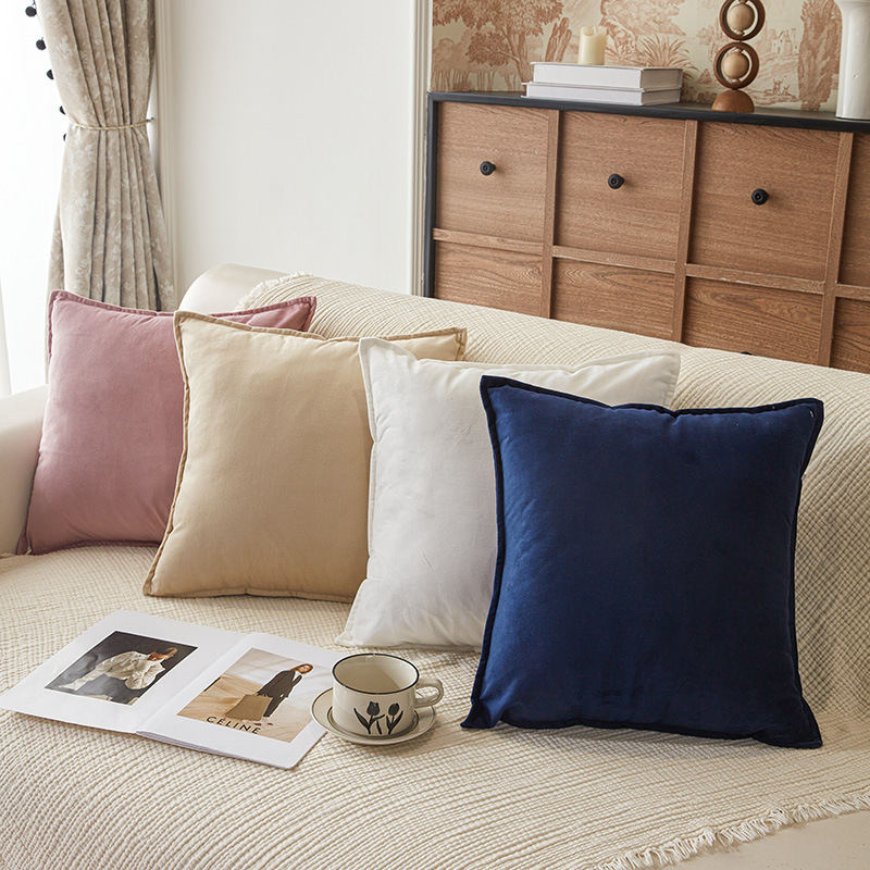 The Ultimate Guide to Choosing the Perfect Velvet Throw Pillow(图1)