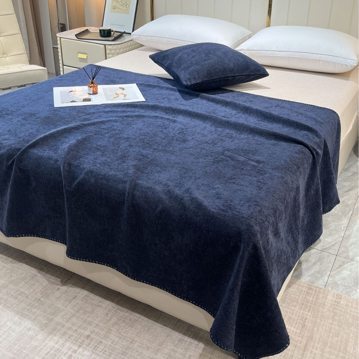 Can Full Size Sheets Fit on a Queen Bed?(图1)